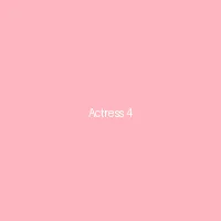 鼠胆熊威 人气演员桃子的清纯头像